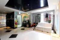 Hera Hotel