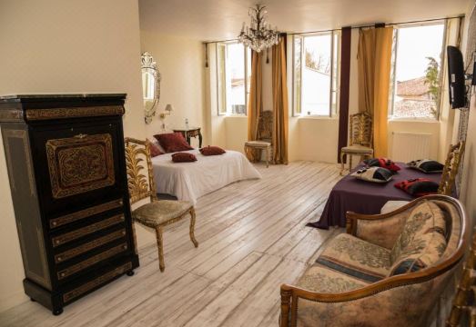 L'Hedoniste - Housity