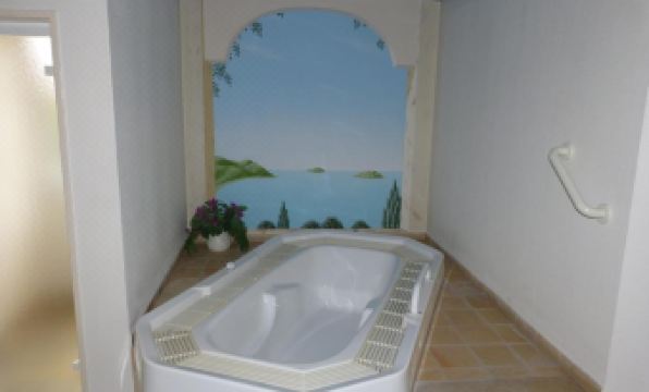 Hotel Roshop - Housity