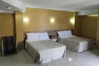 Hotel Universo Hotels near Glorieta La Estampida