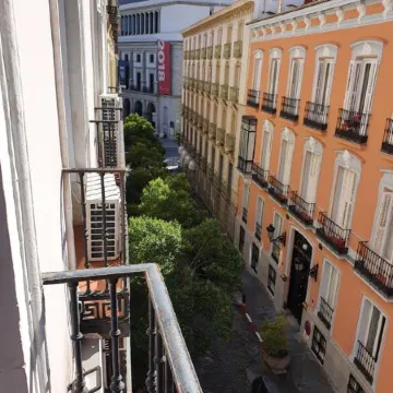 CH Otello Rooms I - Madrid Отели рядом с достопримечательностью «Небоскреб "Испания"»