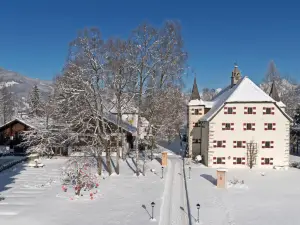 Schloss Prielau Hotel & Restaurants