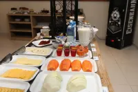 Hotel Amsterdam Montes Claros - breakfast