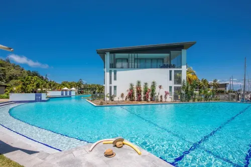 Absolute Waterfront Magnetic Island Hotels in Horseshoe Bay