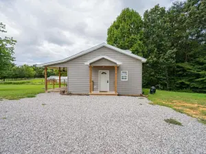 Light And Bright Cabin Close To Pates Ford Marina