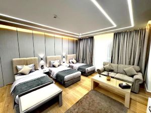 Queens Suite Hotel