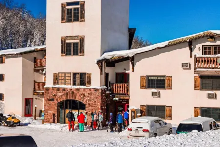 Whitecap Mountains Resort