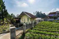 Villa Kayu Ciwidey - 3-Star