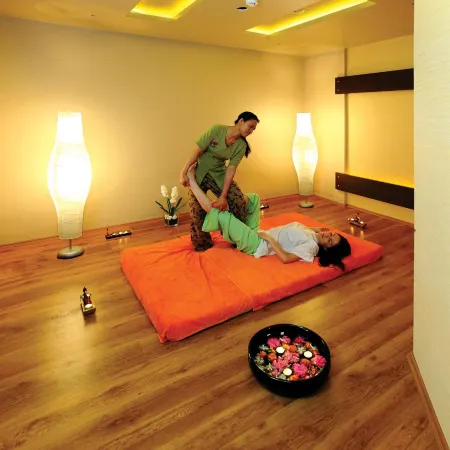 Julian Club Hotel