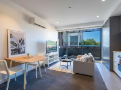 Modern 1BR Apartment with Smart TV and Views 霍索恩區酒店