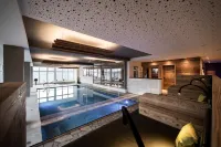 타세르 알름 - 수영장