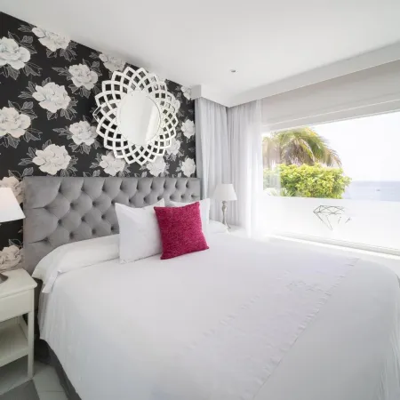 Lani's Suites de Luxe - Adults Only
