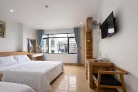 Sea Side Hotel & Music Box - 2-Star