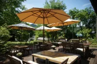 Saku Cafe Hotels in Daigo