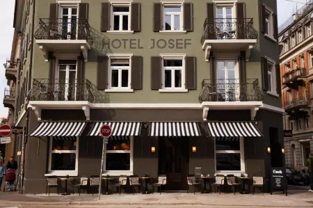 Boutique Hotel Josef Отели рядом с достопримечательностью «Flussbad Oberer Letten»