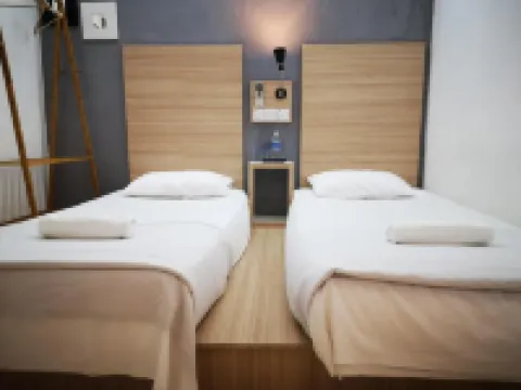 Hotel Dragon Door Hotel di Sitiawan