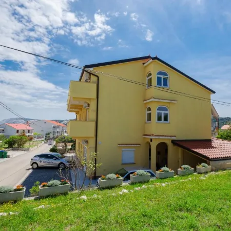 Apartments Mirjana