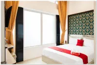 RedDoorz Plus @ Centrium Katamso Medan Hotels in Medan Maimun