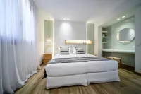 Lenikos Resort فنادق في Lampi