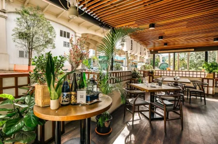 Il Mondo Boutique Hotel Отели рядом с достопримечательностью «Парк Нью Фарм»