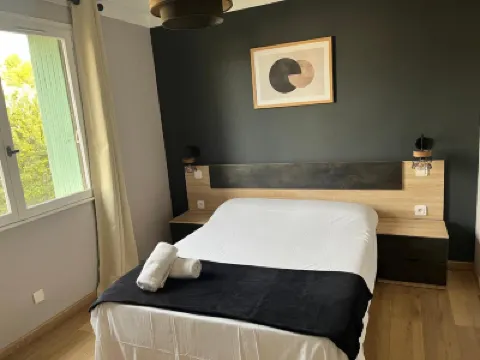 Hôtel l'Eau des Collines 11区のホテル