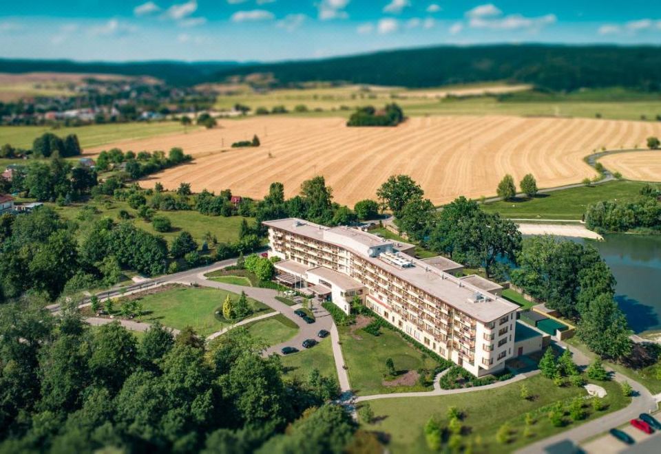 hotel overview picture