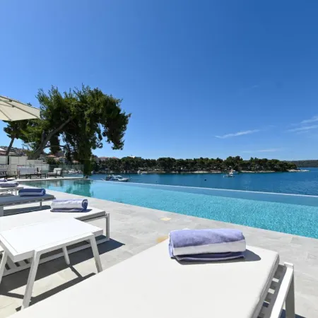 Livingstone Beach House