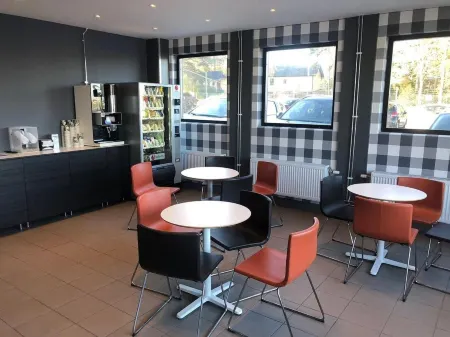 Måby Park Hotel Arlanda Отели в г. Knivsta