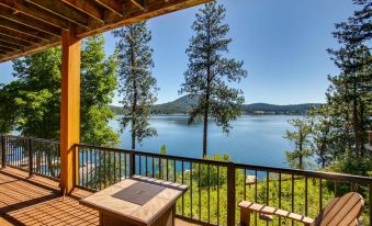 Loon Lake Waterfront Retreat: 2 Decks & Dock!
