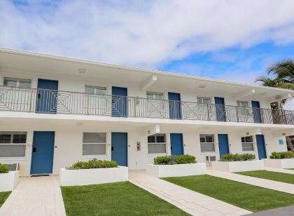 Siesta Key Beach Resort and Suites