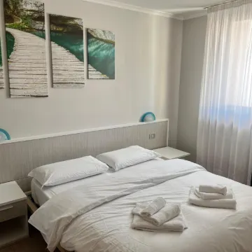 Hotel Lydia - Housity