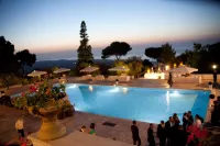501 Hotel - Pools