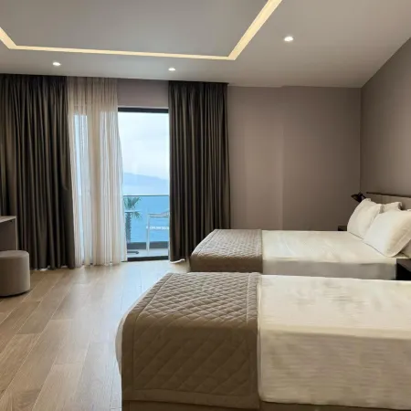 Joelle Premium Hotel