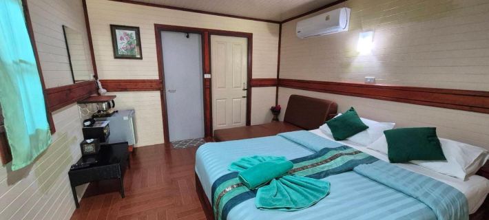 The Royal Bamboo Lodges Hotels in Phanom
