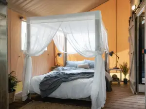 Castlemaine Gardens Luxury Safari Tents
