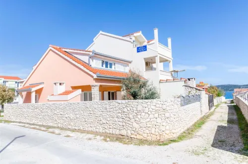 House Nikolina - Pysäköinti