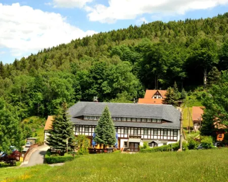 Wanderhotel Sonnebergbaude Hotels in Waltersdorf