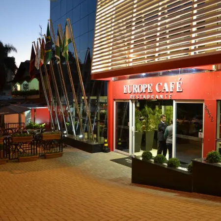 Holiday & Business Hotel - Em Frente ao Centro de Eventos e Arena Conda