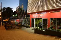 Holiday & Business Hotel - Em Frente ao Centro de Eventos e Arena Conda Hotel a Chapecó