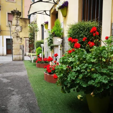 Giardino Giusti House & Court