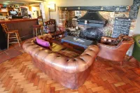 The Potters Arms Hotels in Chiltern District