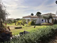 La Villa Aux Oliviers Hotels in Flayosc