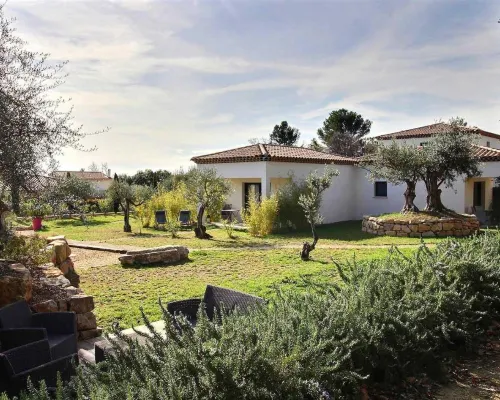 La Villa Aux Oliviers Hoteles en Flayosc
