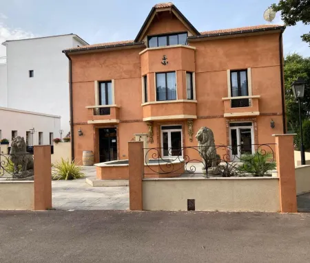 Hôtel la Demeure Coloniale Отели в г. Канале-ди-Верде