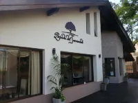 藍花楹飯店 三國邊境（阿根廷）附近的飯店