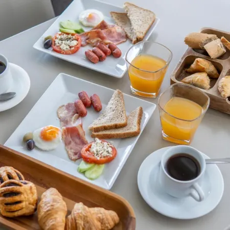 Piraeus City Hotel