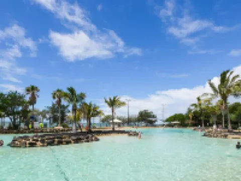 La Vida on Anzac Hotels in Redcliffe