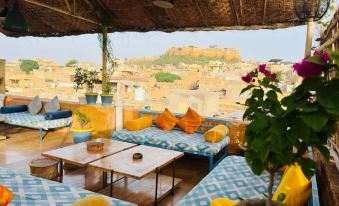 Jaisalmer Hostel Crowd