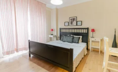 Levant Hotel&Aparts Hotels near Kırım Hanı I. Kaplan Giray Han Heykeli