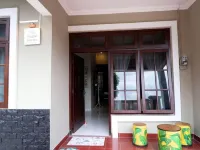 Singgah Tentrem Homestay - Yogyakarta Hotels in Ngemplak